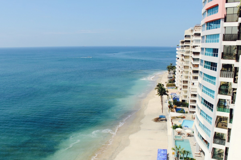 chambre-hote-BRAS-min_beach_ocean_shore_hotel_palm_tree-33726